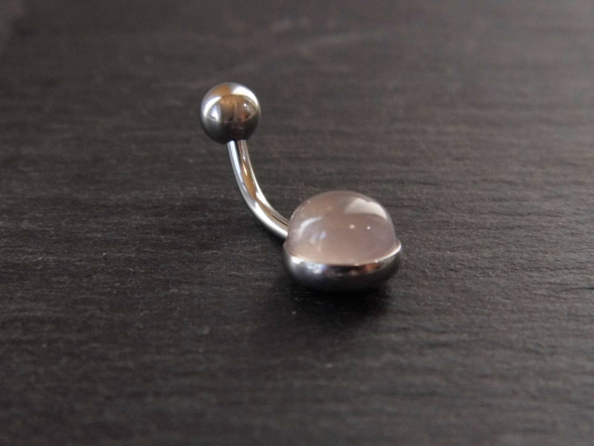 Rosenquarz Bauchnabel Ring Chirurgenstahl Barbell, 8 Mm Edelstein Rosenquarz Bauchnabel Ring Chirurgenstahl Barbell, 8 Mm Edelstein von OpalKobus