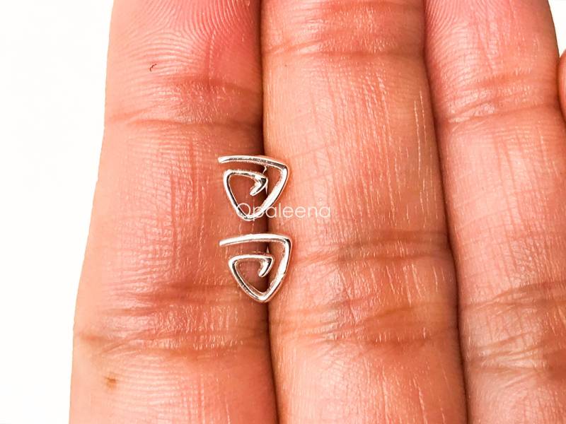 Stilvolle Kleine Silber Ohrstecker Valentinstag Geschenk Sterlingsilber Zierliche 925Er Minimal Stilvolle Kleine Silber Ohrstecker Valentinstag Geschenk Sterlingsilber Zierliche 925Er Minimal von Opaleena