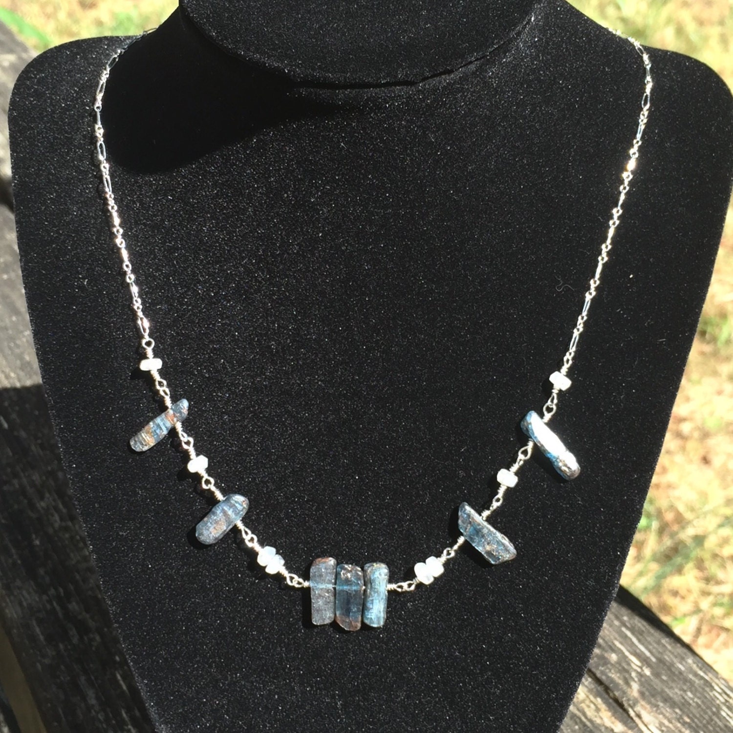 sterling Silber Kyanit Und Mondsteinhalskette sterling Silber Kyanit Und Mondsteinhalskette von OpenBirdcage