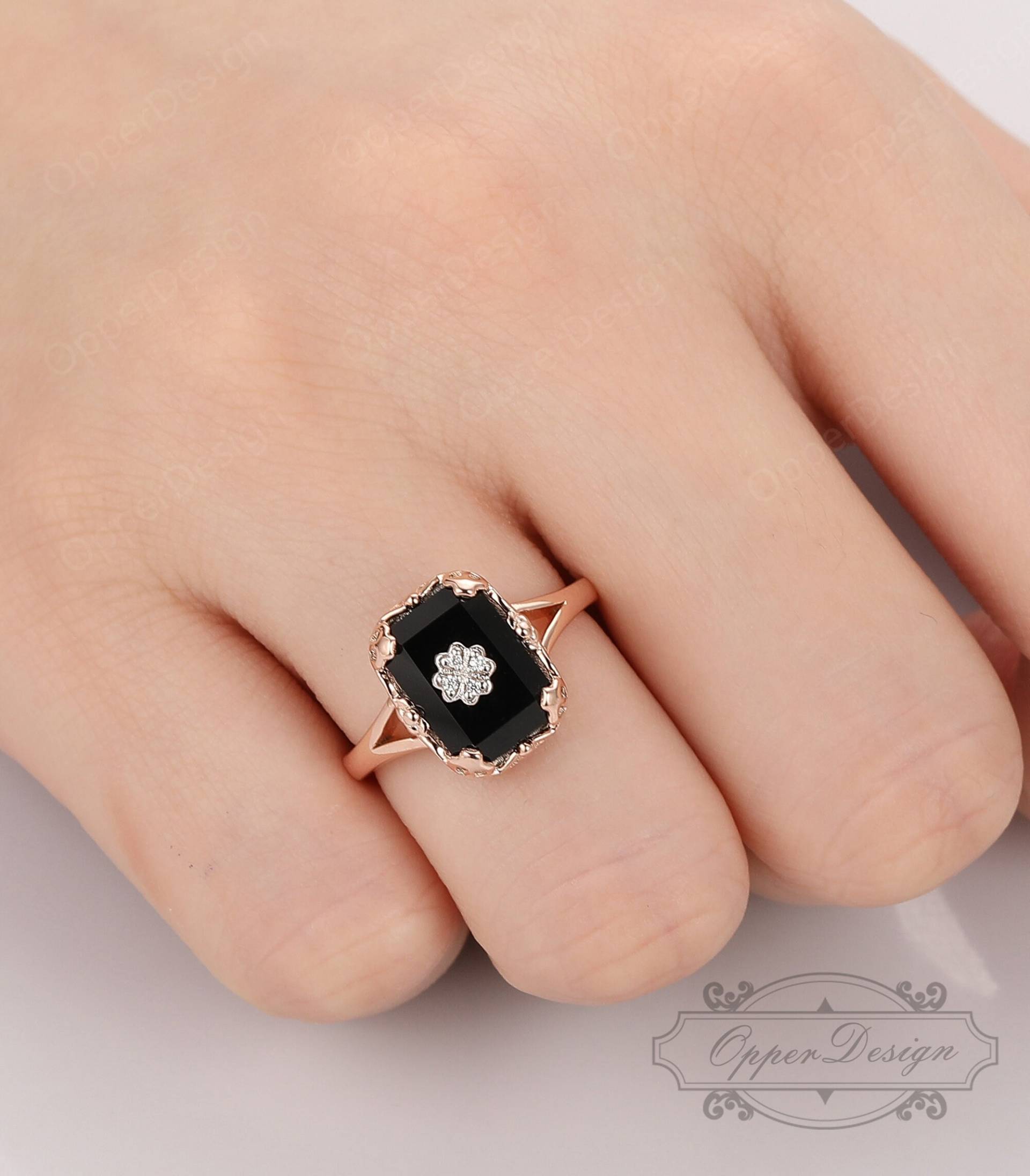 14K Rose Gold Onyx Verlobungsring, Smaragd Schliff 8x11mm Schwarz Achat Ehering, Einzigartiger Brautring, Art Deco Versprechen Ring, Vorschlag Ring von OpperDesign