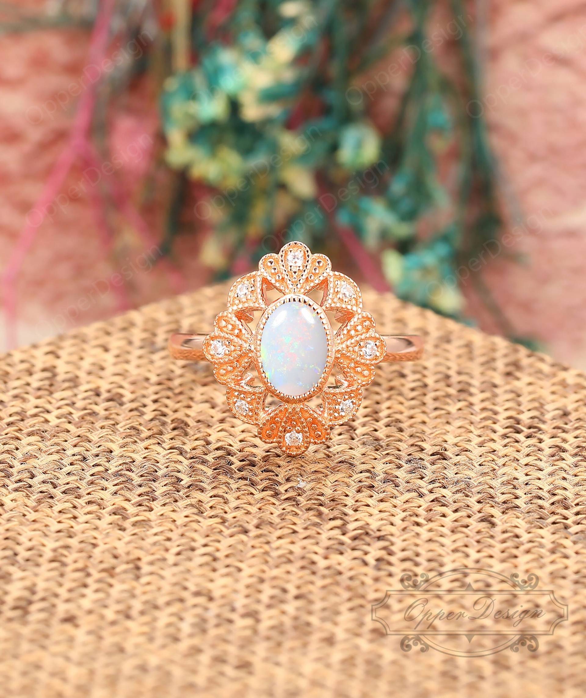 Antiker Verlobungsring, Einzigartiger Frauenring, Ovalschliff 6x8mm Feuer Weißer Opal Ehering, 14K Rose Gold Opalring, Zierlicher Versprechen von OpperDesign