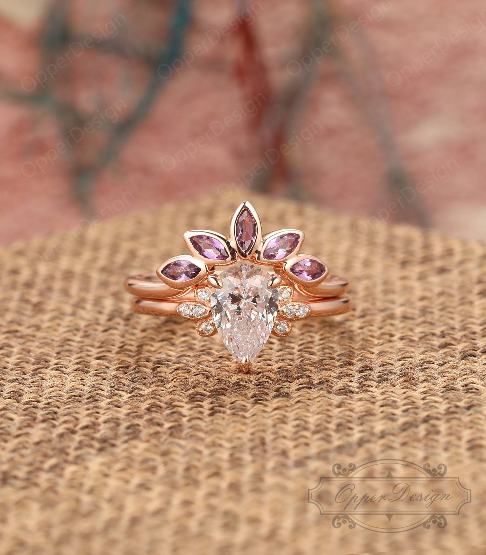 Braut Sets Ring, Einzigartiger Moissanite Pear Cut 6x9mm Simulierter Diamant Zierlicher Verlobungsring, Handgemachter Schmuck, Benutzerdefinierte von OpperDesign