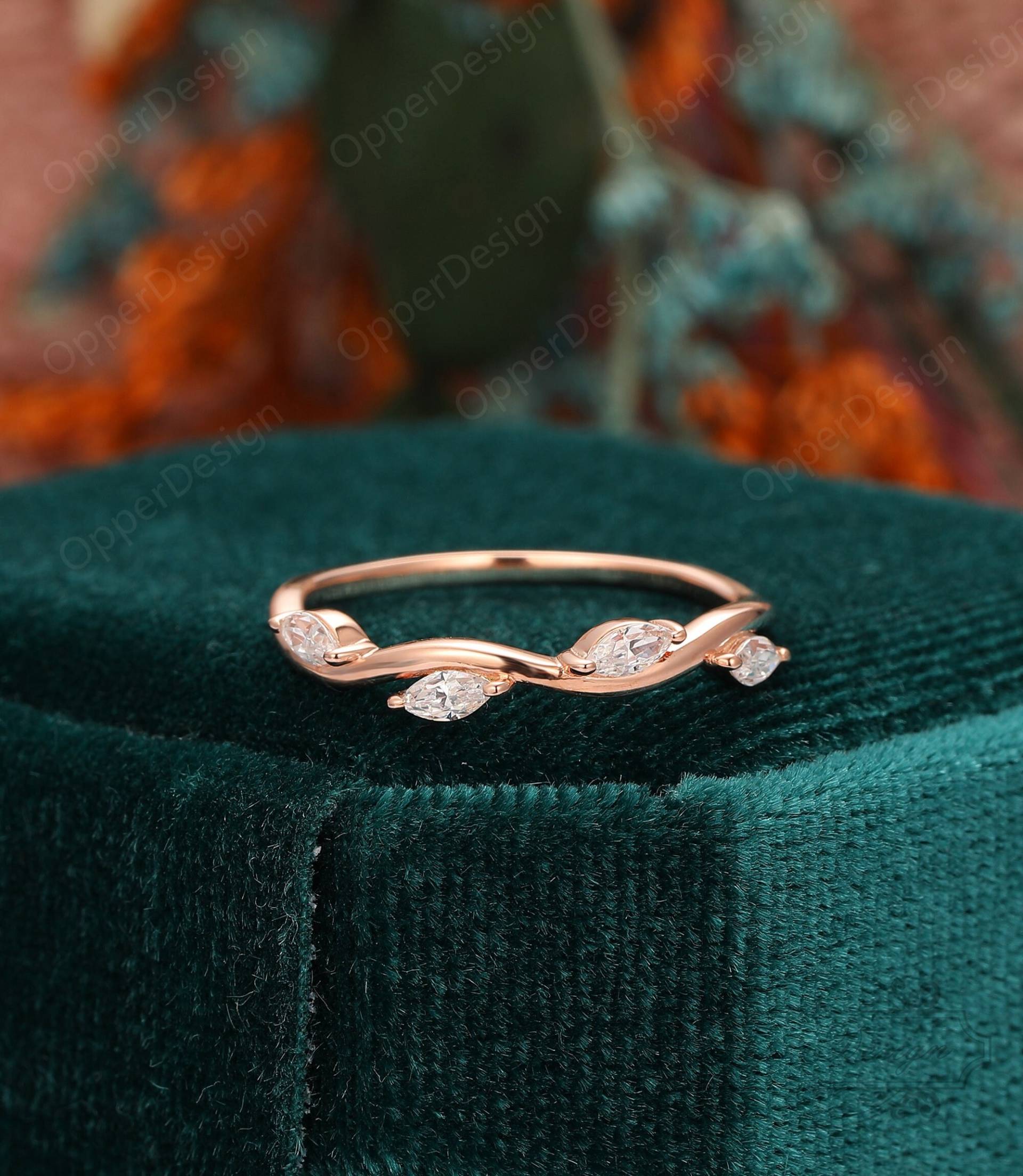 Damen Mode Ring, 14K Rose Gold Diamant Unikat Täglicher Rebe Form Stapelring, Blatt Design Jubiläum Zierlicher Ring Band von OpperDesign