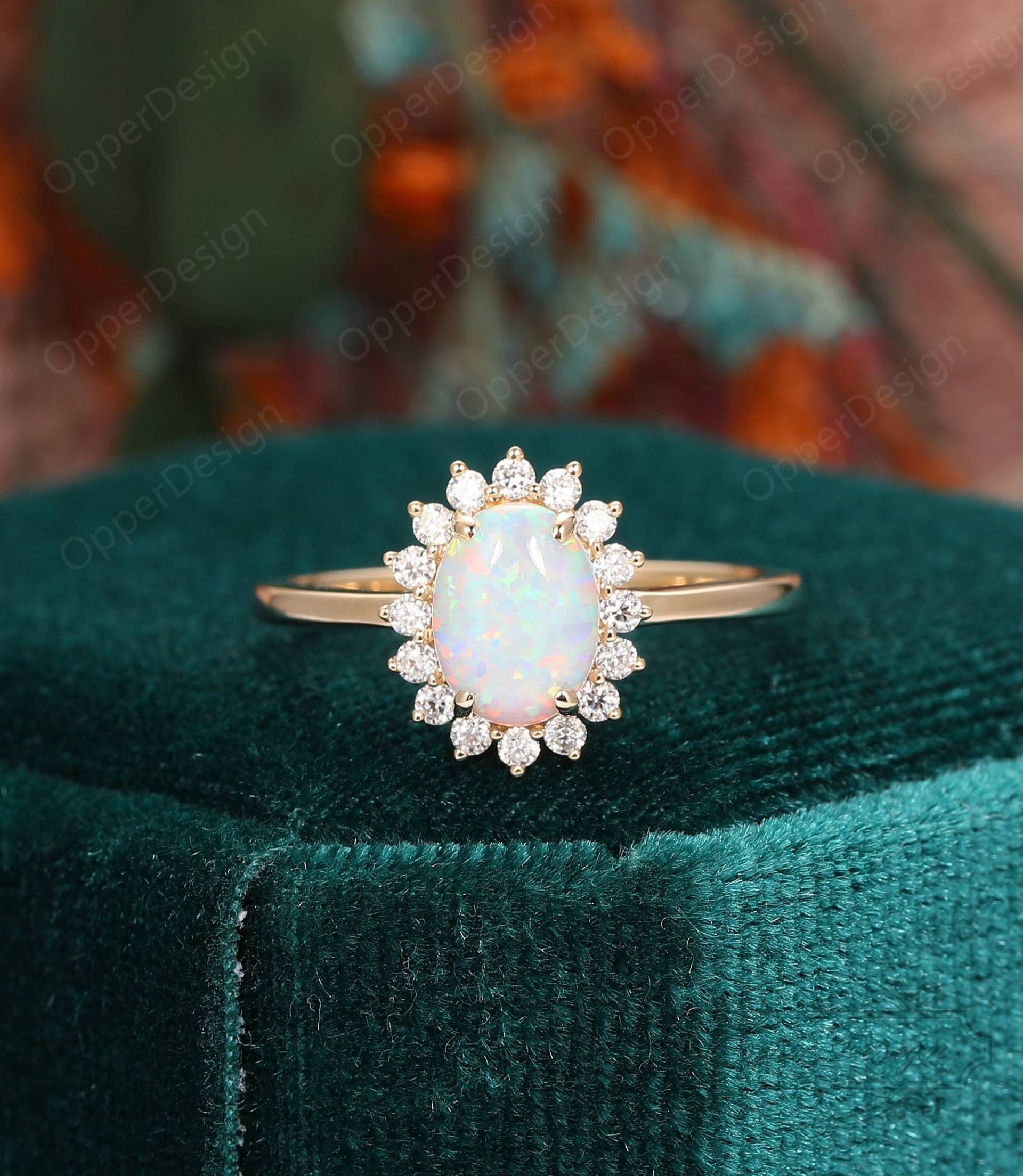 Halo Mit Moissanite Verlobungsring, Oval Cut 6x8mm Opal Ehering, Massiver Rose Gold Vorschlag Ring, Zarter Handgemachter Ring von OpperDesign