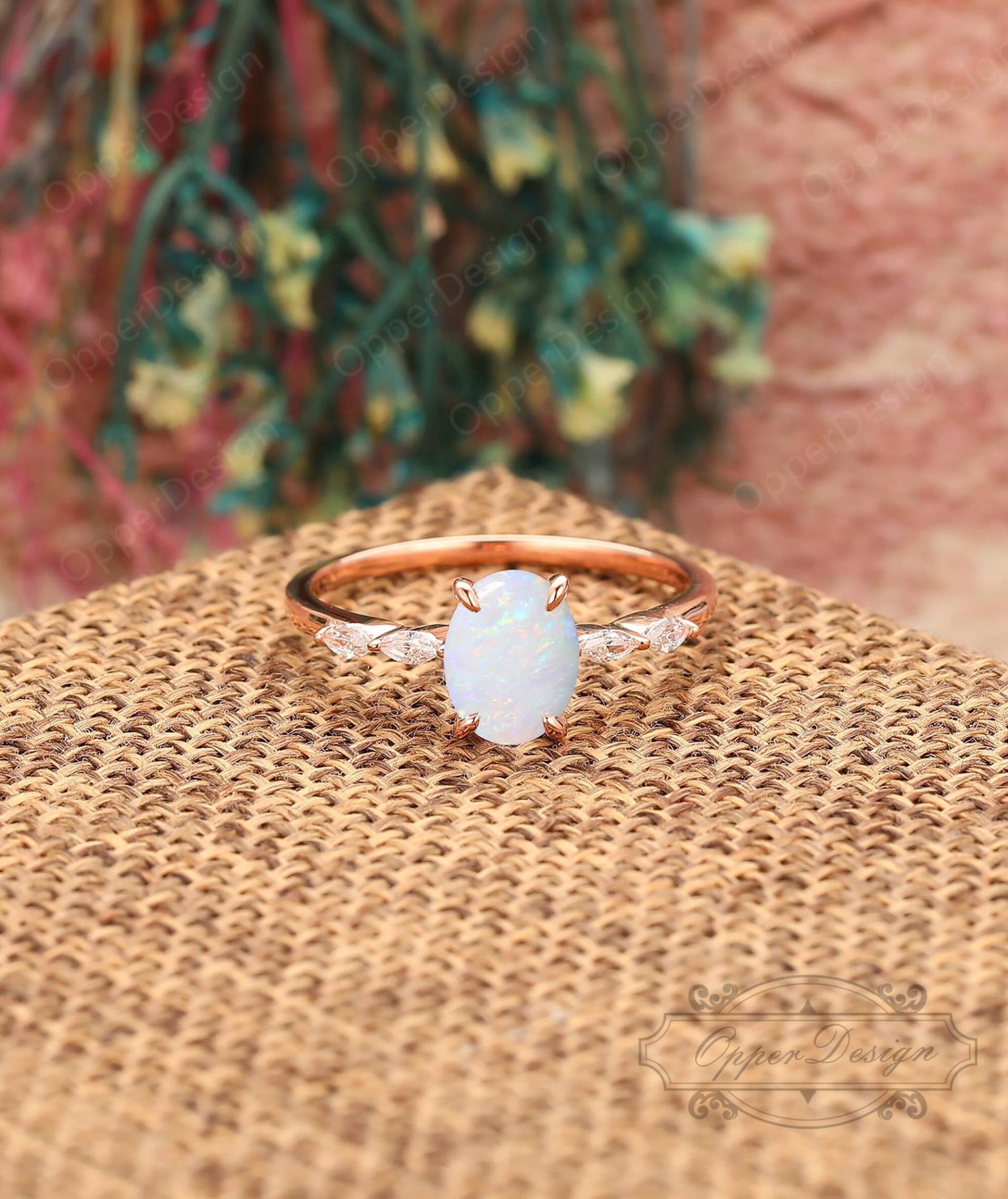 Krappen Set Verlobungsring, Schlichter Opalring, 14K Rose Gold Brautring, Einzigartiger Natürlicher Ovale Form Opal Vintage Ring, Geschenk Für Sie von OpperDesign