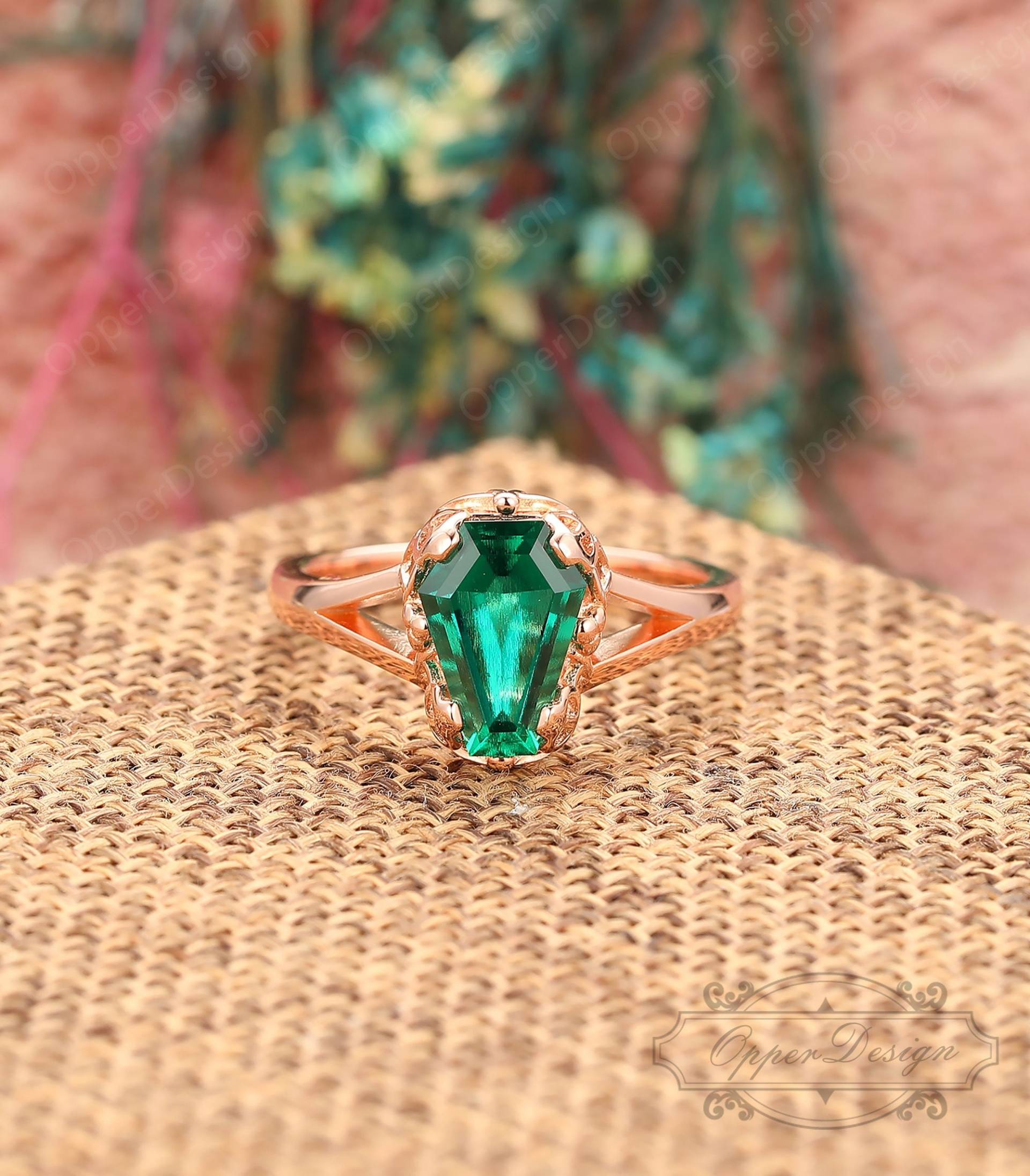 Retro Smaragd Ring, 14K Rose Gold Verlobungsring, Jahrestag Art Deco Versprechen Schild Form 7x10mm Ehering von OpperDesign