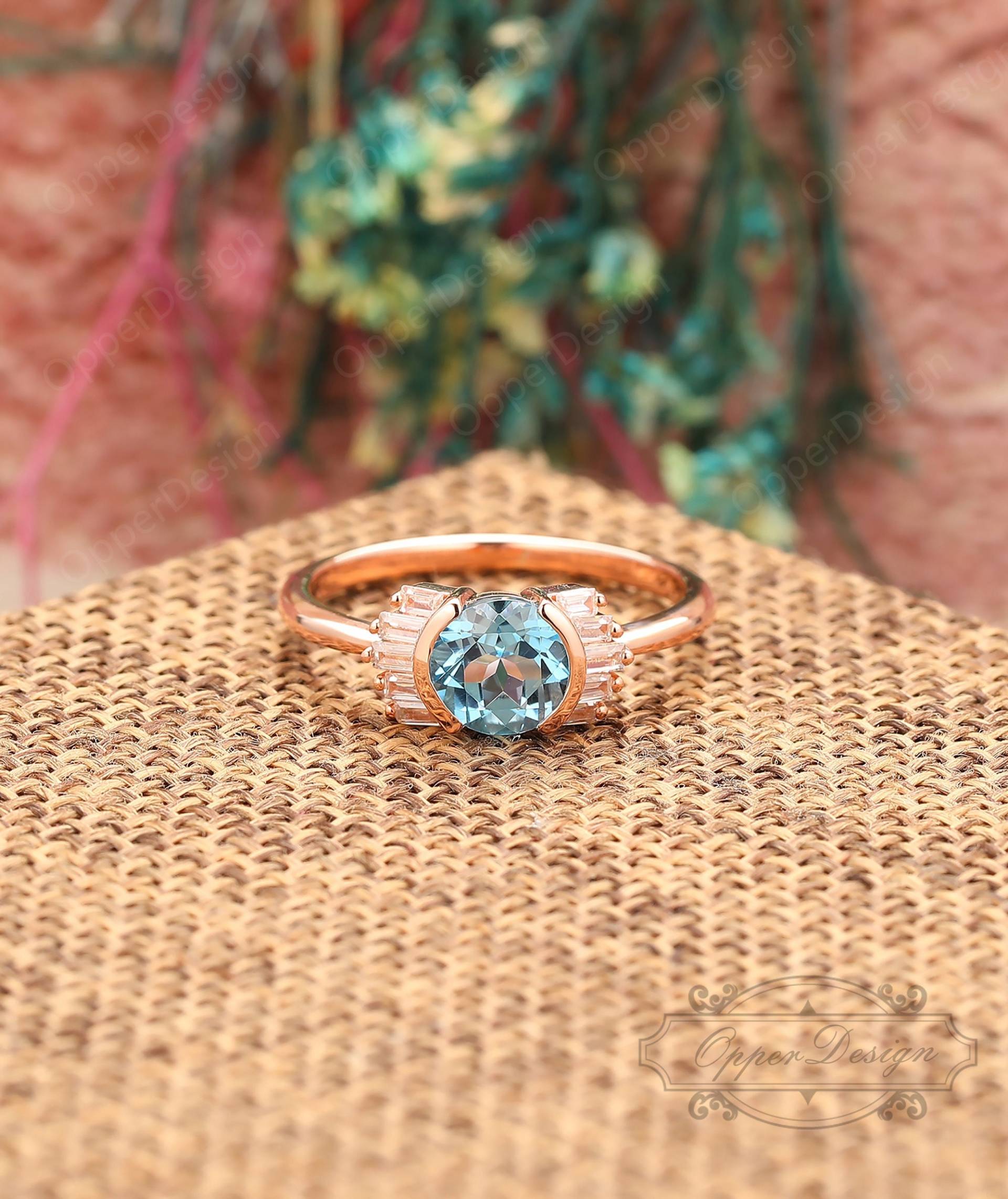 stapeln Mit Moissanite Ring, Massiver Rose Gold Braut Rundschnitt 6.5mm London Blau Topas Vintage Verlobungsring, Zierlicher Ring von OpperDesign