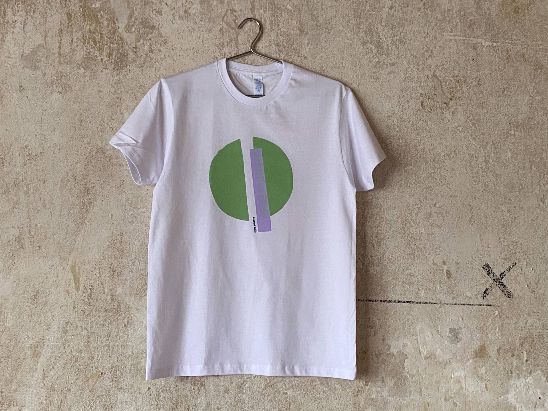 T-Shirt - Ehemalige Botschaft Polens T-Shirt - Ehemalige Botschaft Polens von OppositeofBerlin