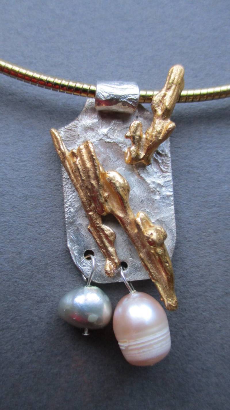 Opulente Artefakte Neuesten Modernist Beleuchtung Bolzen Halskette Pendate Mit Schlange Reif Opulente Artefakte Neuesten Modernist Beleuchtung Bolzen Halskette Pendate Mit Schlange Reif von OpulentArtifacts