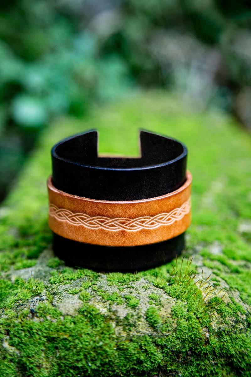 Handgefertigtes Wikinger-Armband von OpusMagnumCraft