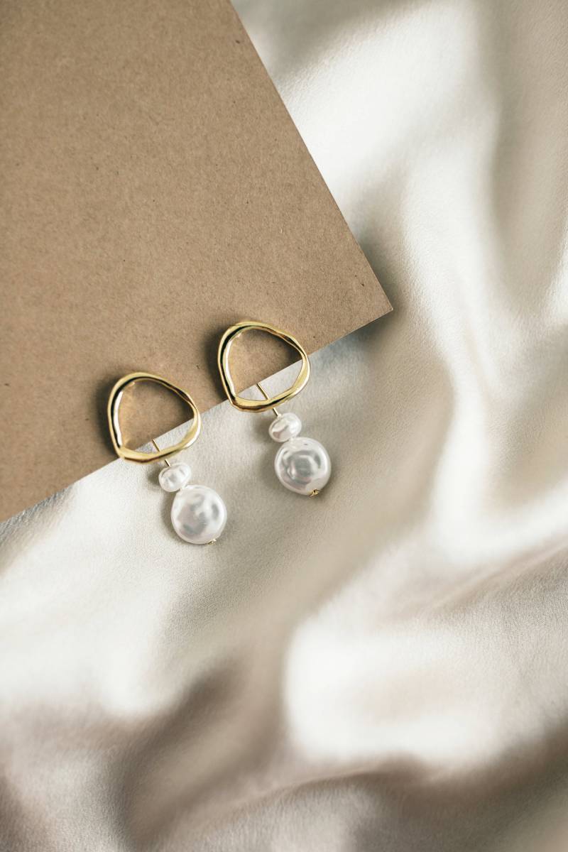 Elegante Goldene Ohrringe Mit Perlen von OrDesFemmes