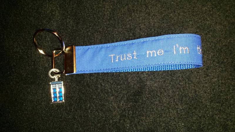 Dr Who Inspirierter Schlüsselanhänger "Trust Me I'm The Doctor" von OrangeRoomDesign