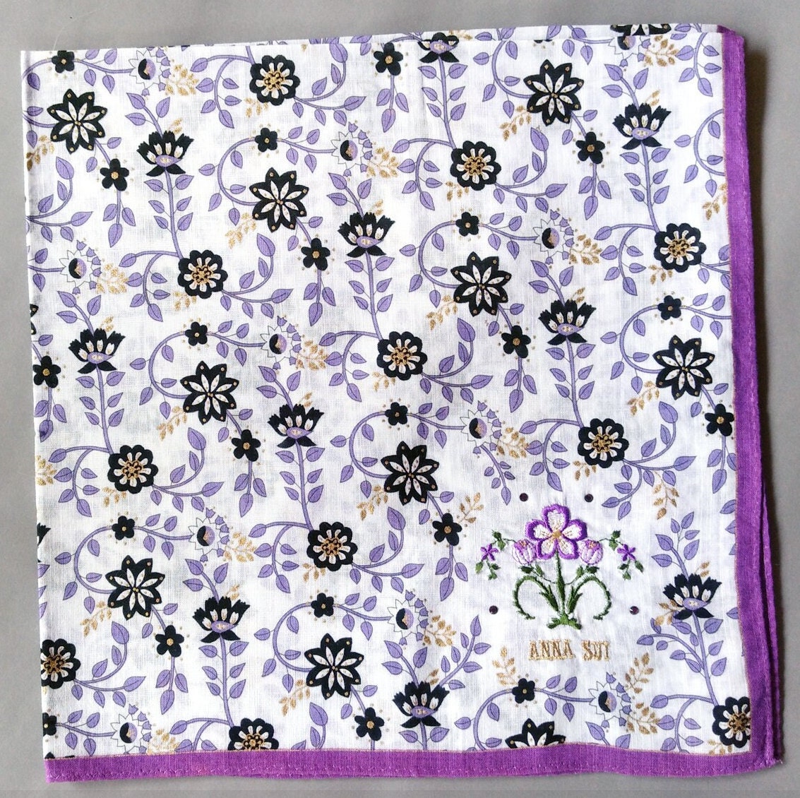 Anna Sui Vintage Taschentuch Floral Geschenk Für Sie 19.5 "x 19" I Kostenlose Lieferung Auf Bestellung 35 Usd Kauft Einfach Mehrere Artikel Zusammen von OrangeSodaPanda