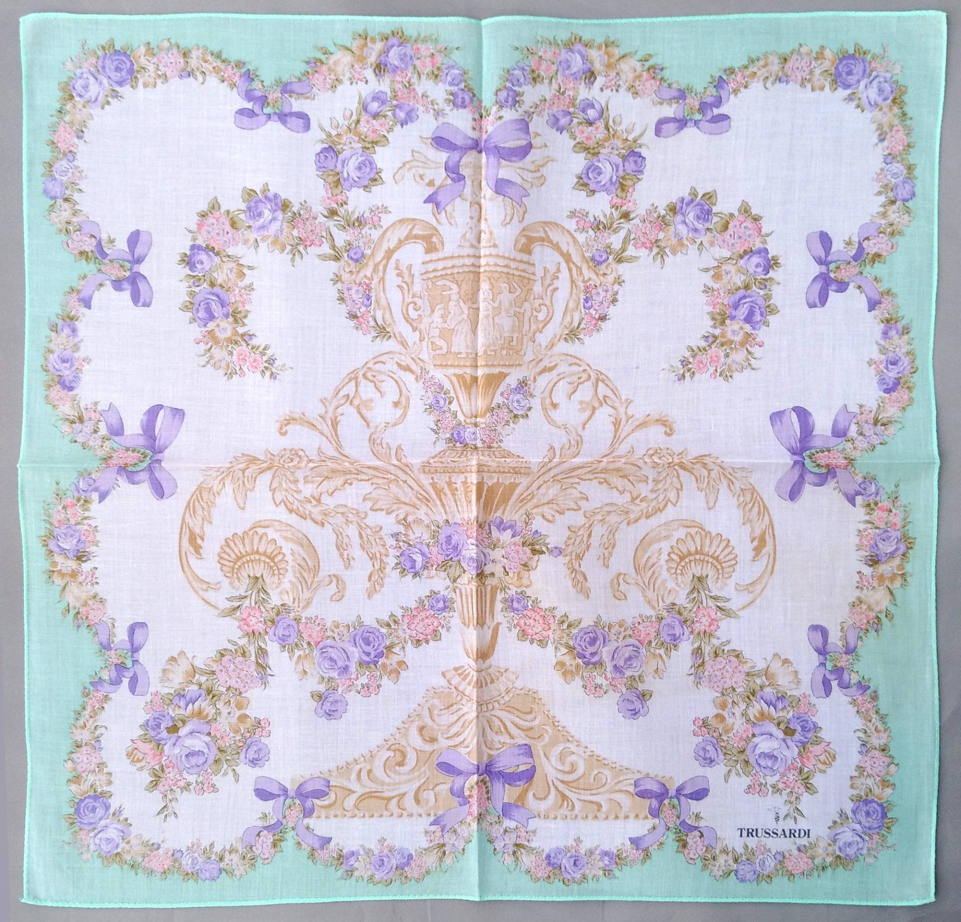 Trussardi Vintage Taschentuch Purple Ribbon Floral 20 "x 50 cm I Kostenlose Lieferung Auf Bestellung 35 Usd Kauft Einfach Mehrere Artikel Zusammen in von OrangeSodaPanda