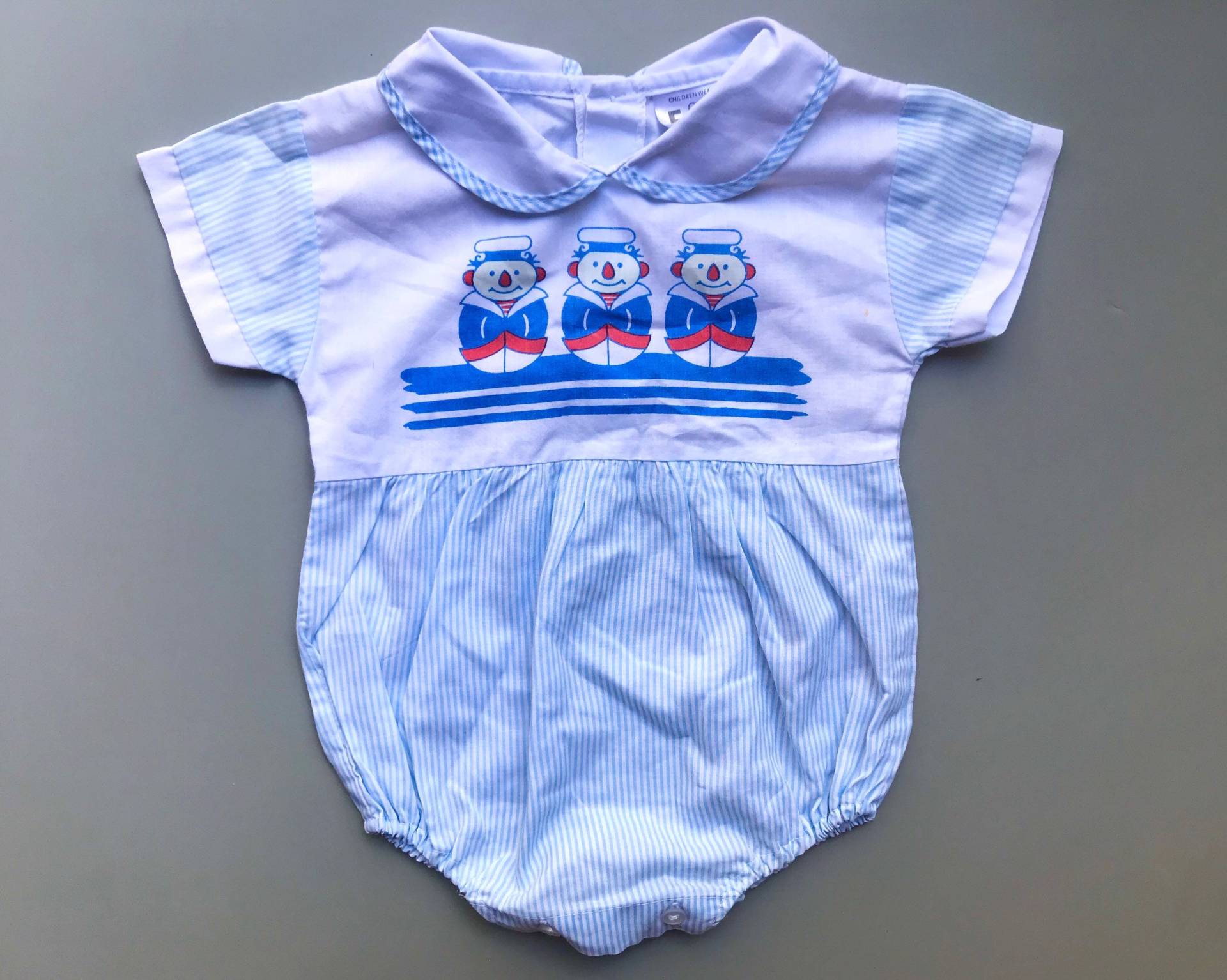 Sommer Strampler Baby Junge Blau Weiß Matrosen Segelspielanzug Retro Vintage 6-9 Monate 9-12 1980Er von OrangesandLemonsJnr