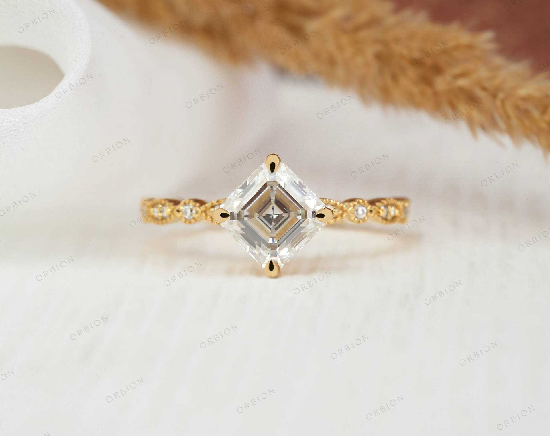 Asscher Cut Moissanite Verlobungsring, Massiver 14K Goldring, Vintage Ring Für Sie, Art Deco Ring, Schlichter Ehering von OrbionJewels