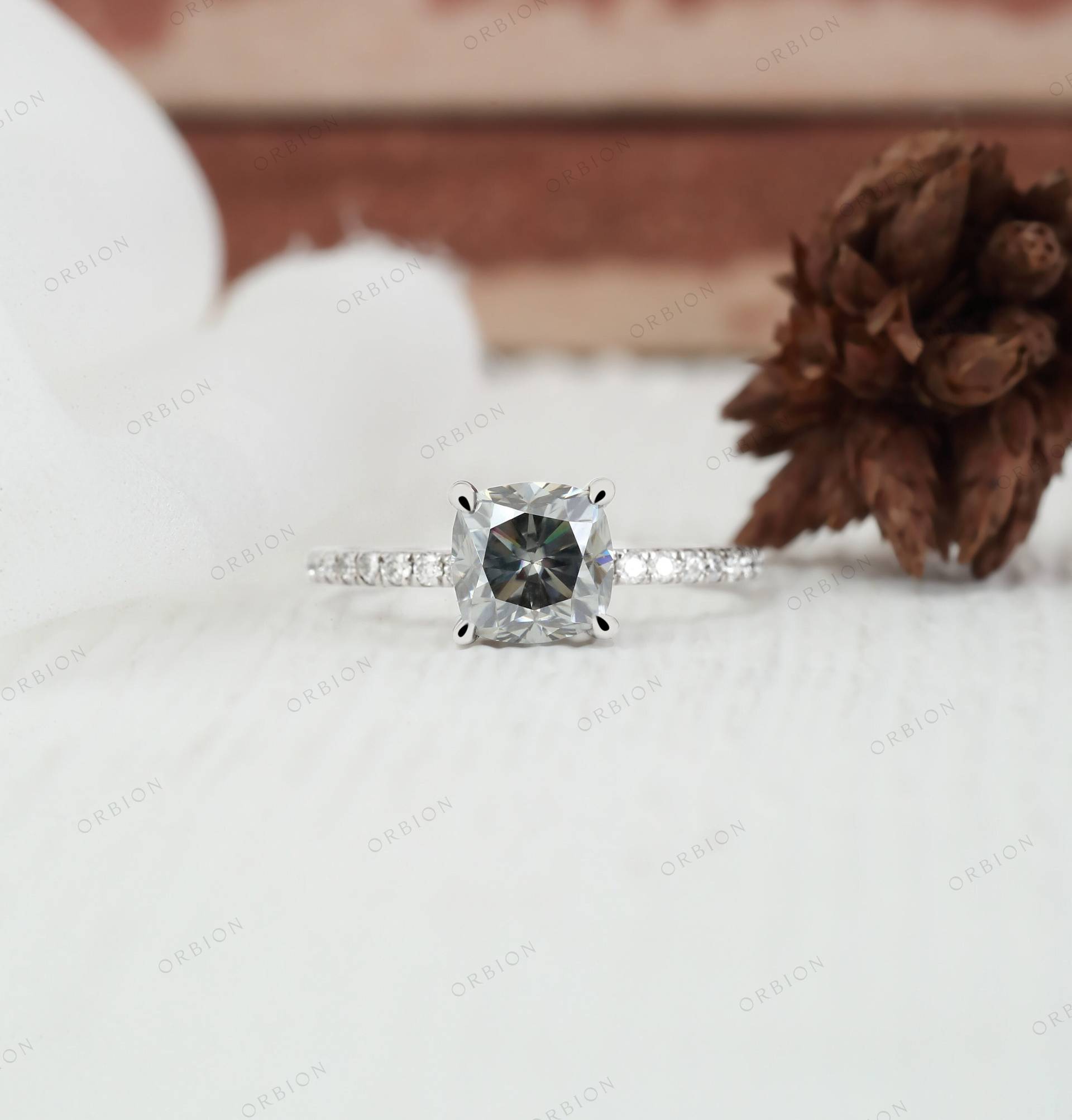 Kissen Grau Moissanit Diamant Pave Verlobungsring, 14K | 18K Weißgold Ring, Einfache Handgemachte Schmuck Ringe, Versprechen Ring von OrbionJewels