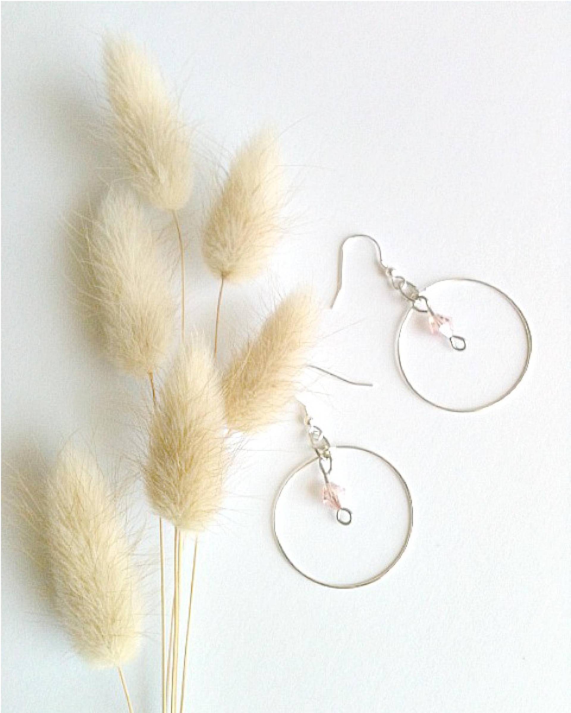 Zierliche Silber Creolen Mit Swarovski Kristallen Zierliche Silber Creolen Mit Swarovski Kristallen von Orchiada