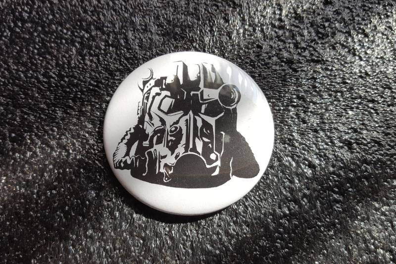 Fallout T-45 Power Armor Helm Schwarz Auf Weiß - 5cm Button von OregonButtonStore