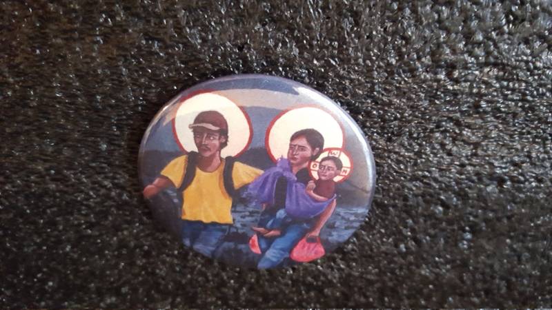 Ikonographie Der Heiligen Familie Als Flüchtlinge Oder Einwanderer - Pinback-Button 2, 25" von OregonButtonStore