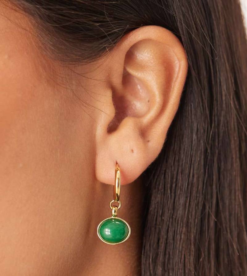 Orelia - Creolen mit 18-Karat-Vergoldung und Anhänger mit grünem Halbedelstein-Goldfarben von Orelia