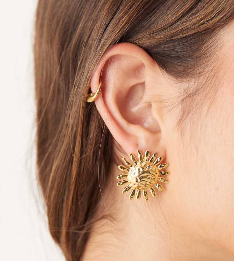 Orelia - Geschmolzene Statement-Ohrstecker im Sonnen-Design mit 18-Karat-Vergoldung-Goldfarben von Orelia