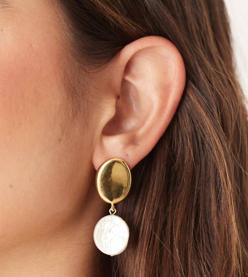 Orelia - Hängeohrringe mit 18-Karat-Vergoldung und Perlen- und Münzverzierung-Goldfarben von Orelia