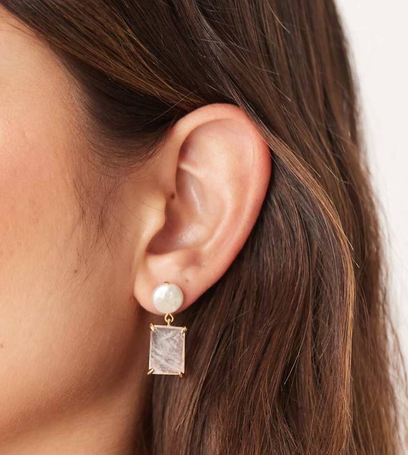 Orelia - Hängeohrringe mit 18-Karat-Vergoldung und Perlen- und Rosenquarzverzierung-Goldfarben von Orelia