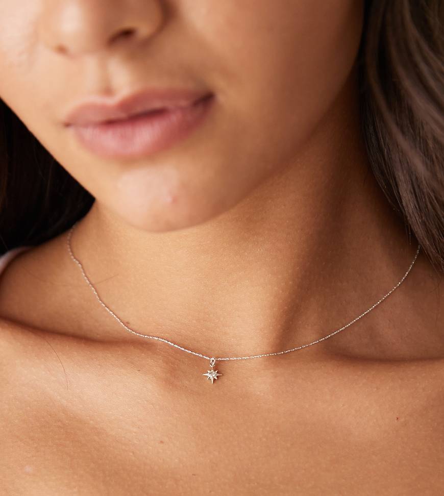 Orelia - Schmale Halskette aus Sterlingsilber mit Micro-Strahlenkranzanhänger von Orelia