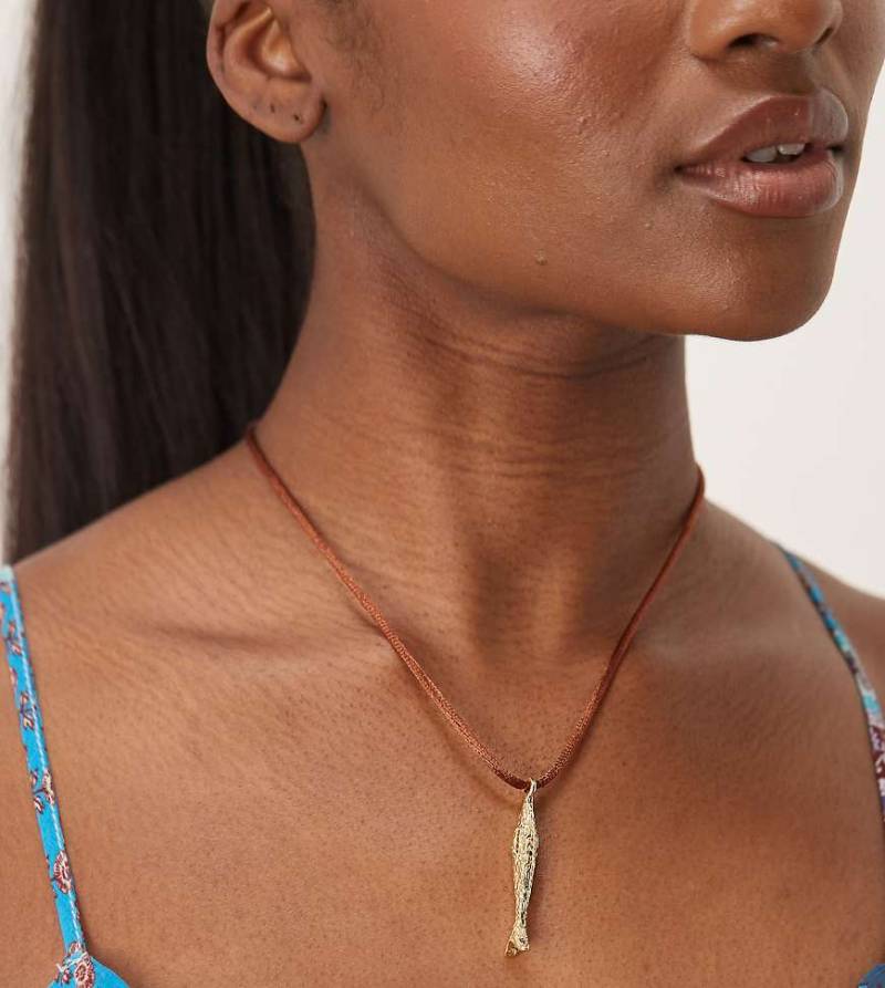 Orelia - Vergoldete Halskette in Rot mit Fischanhänger-Goldfarben von Orelia