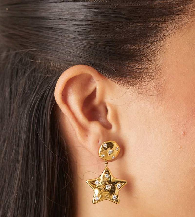 Orelia - Vergoldete Statement-Sternenohrringe in geschmolzener Optik mit Kristallsteinen-Goldfarben von Orelia