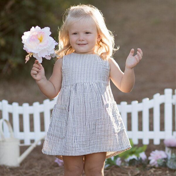 OrganicEra Bio Musselin ärmelloses Kleid mit Tasche, Antrasith gestreift von OrganicEra