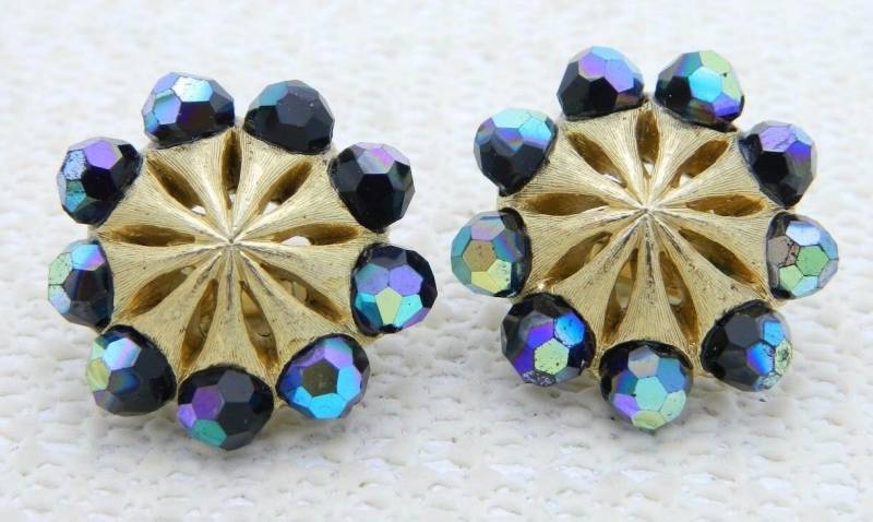 Vintage Krone Trifari Gold Ton Blau Aurora Borealis Kristall Ohrclips von OrganizedChaosLLCMa