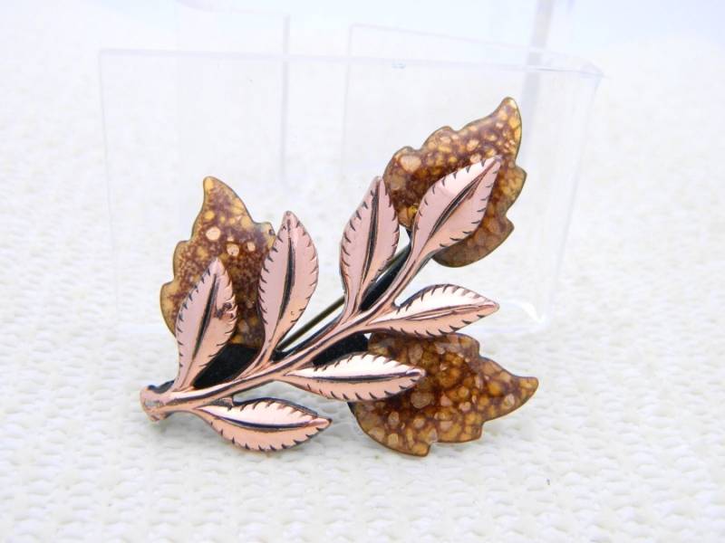 Vintage Seltene Matisse Renoir Kupfer Laurel Braun Emaille Blatt Ohrclips Brosche Set von OrganizedChaosLLCMa