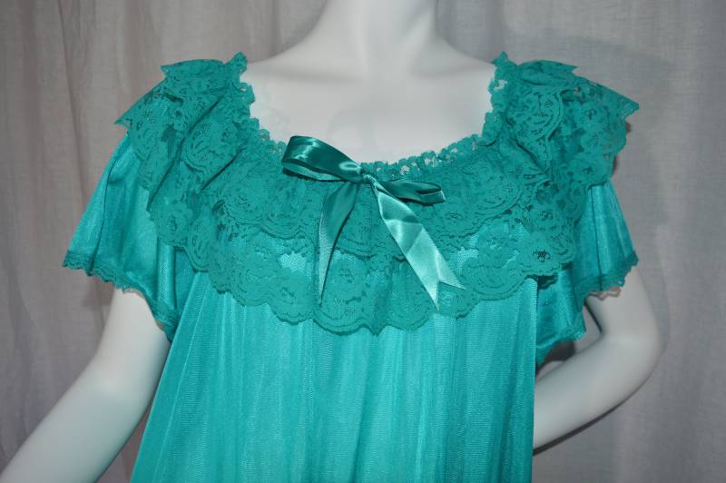 Vintage Village Fair Grün Blau Nachtkleid Hauskleid Schlafkleidung Größe 8/10 von OrganizedChaosLLCMa