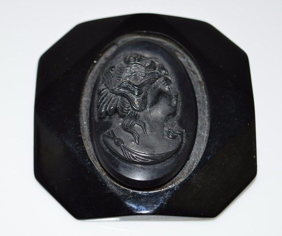 Vtg Bakelit Geprüft Art Deco Geschnitzt Große Schwarze Trauer Kamee Brosche Anstecknadel Vtg Bakelit Geprüft Art Deco Geschnitzt Große Schwarze Trauer Kamee Brosche Anstecknadel von OrganizedChaosLLCMa