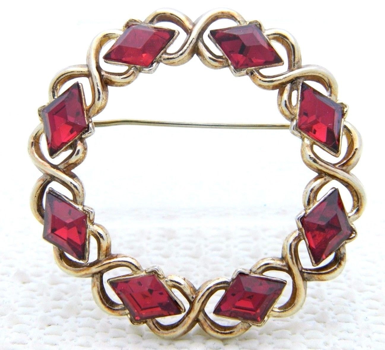 Vtg Crown Trifari Patent Pending Red Strass Diamant Kranz Pin Brosche von OrganizedChaosLLCMa