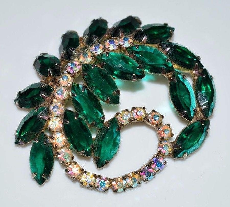 Vtg Juliana D&e Goldton Grün Ab Kristall Strass Navette Pin Brosche von OrganizedChaosLLCMa