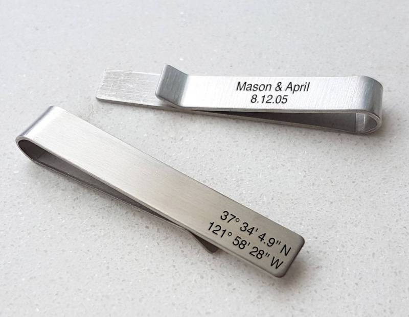 Breitengrad Längengrad Krawattenklammer Geschenk Ehemann Krawatte Bar Herren Custom Mens Koordinaten Für Ihn Flyer Vatertag T7 von OrientAppeal