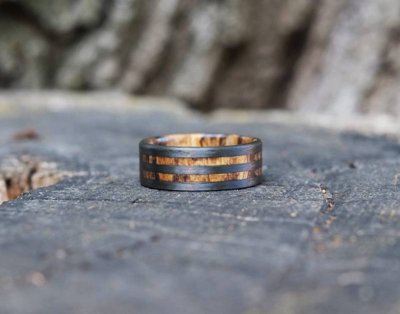 Holz- Und Kohlefaserring - Schwarzes Ehering Mit Ahorn Rustikaler Outdoor-Herren-Verlobungsring von OriginHG
