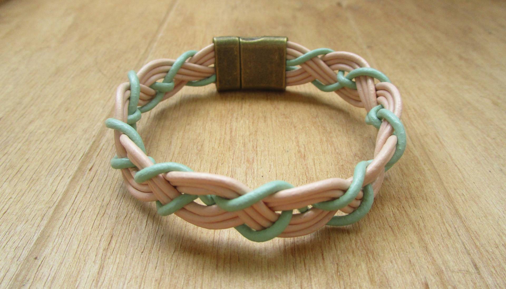 Lederarmband Mit 8Brins Geflochten Lederarmband Mit 8Brins Geflochten von Originalworkcreation