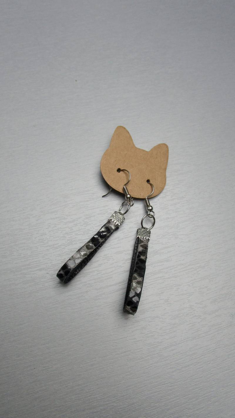 Schwarze Und Graue Lederohrringe von Originalworkcreation