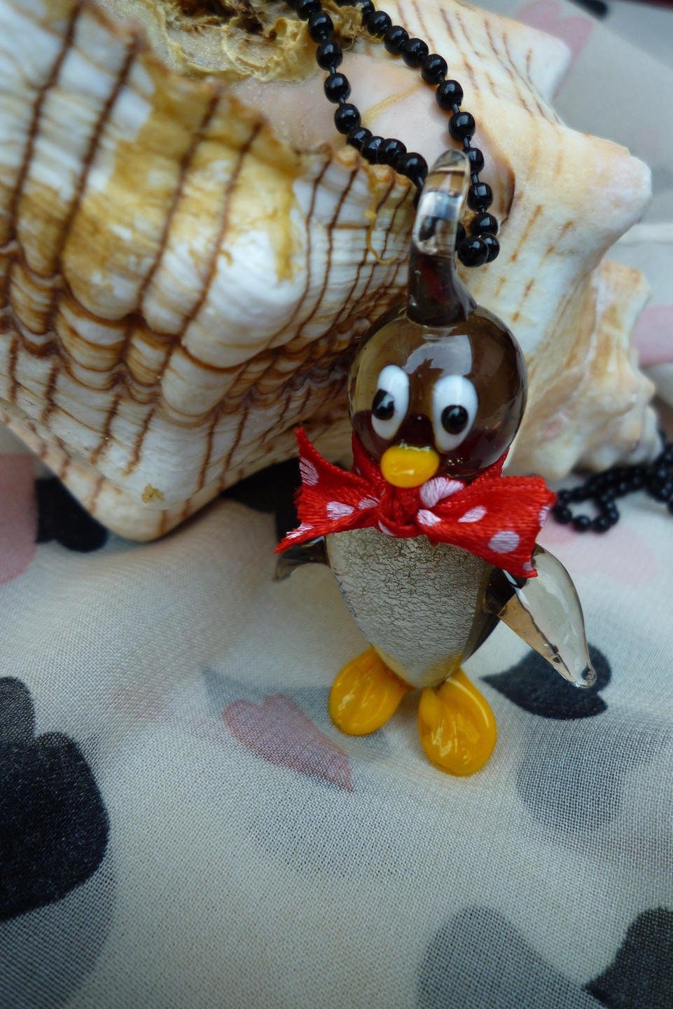 Einarmige Halskette Pinguin in Glasgespinst Zeichenfolge Kugeln Einarmige Halskette Pinguin in Glasgespinst Zeichenfolge Kugeln von Originelstore
