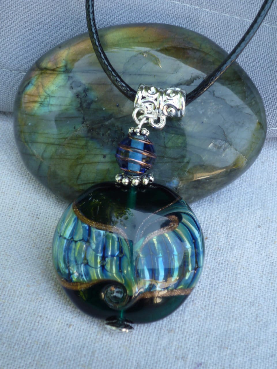 Halskette Aus Glas Gesponnen Handwerker Lampwork Blaue Töne Halskette Aus Glas Gesponnen Handwerker Lampwork Blaue Töne von Originelstore