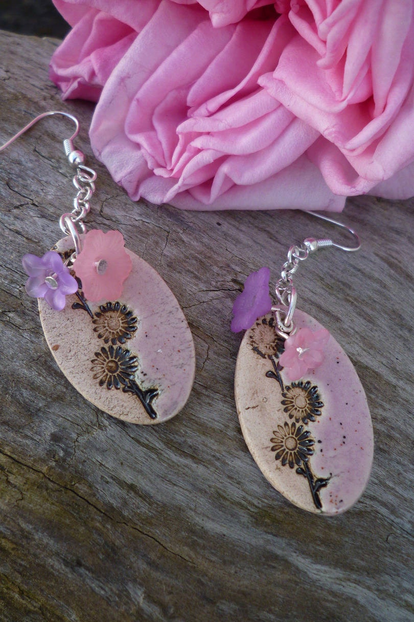 Handwerk Keramik Ohrringe Mit Lucite Blumen Handwerk Keramik Ohrringe Mit Lucite Blumen von Originelstore