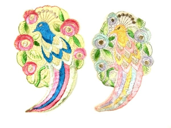 Antike Applikation Jahrgang Seide Paradies Vögel Regenbogen Patch Stickerei Patches Antik Antike Vogel 1935 Nr. 2 von OrinsTreasureChest