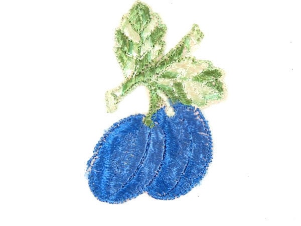 Antike Blaue Trauben Beeren Applikation Vintage Seide Kirschen Patch Stickerei Patches Antike Frucht 1935 Nr 1 von OrinsTreasureChest