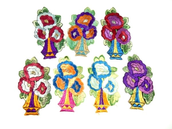 Antike Seide Blume Vasen Aufnäher Stickerei Applikation Patches Antike 1935 Nr. 7 Antike Seide Blume Vasen Aufnäher Stickerei Applikation Patches Antike 1935 Nr. 7 von OrinsTreasureChest
