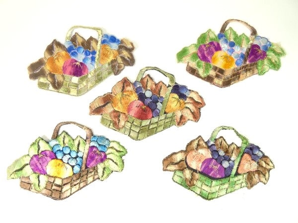 Antike Seide Obst Korb Patch Stickerei Applikation Patches 1935 Nr 6 von OrinsTreasureChest