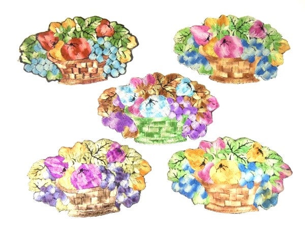 Antike Seide Obst Korb Patch Stickerei Applikation Patches 1935 Nr 7 von OrinsTreasureChest